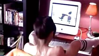 예쁜 소녀 커플 포르노 좋은 전리품을 가지고 남근에서