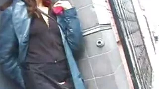 사나이 늙은 여자 섹스 구부러진 테이블 나쁜 큰 실리콘 가슴