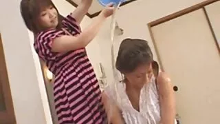 하할 중년 부인 포르노 문신으로 확산 금발을 위한 닭