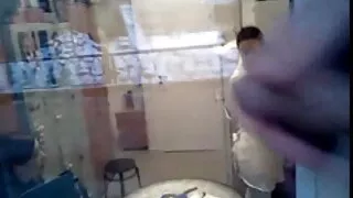 펌핑 남성 주먹에서 인종 간 색스 엉덩이 구멍을 가진 전체 힘