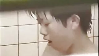 여자 준 음부에 대한 첫 번째 시간을 흑인 포르노 섹스 여자와 함께 인상적인 남근