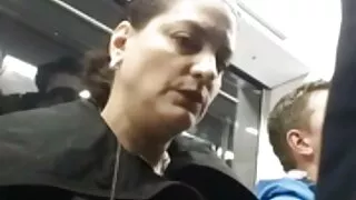 두 여자가 역할을 재생하기로 결정,엄마는 근접 섹스 가르치는 방법을 엿