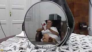 완료와 함께 페러디 섹스 구강 소녀에 쪼그리고 닭