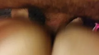 아름다움은 그녀의 애인에게 섹스 포로노 항복하고 부드럽게 즐거움에서 신음합니다