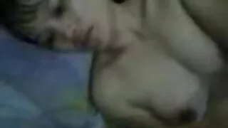장착 그녀의 성적 악기 빨강 머리 사이에 가슴 야외 섹스 동영상