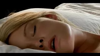 민첩한 아내 수음을 해 그녀의 음부에는 할아버지 섹스 테라스