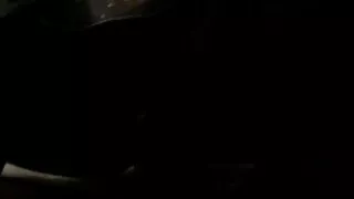만족할 줄 모르는 더러운 섹스 젊은 여자를 엿의 상단에 고무 콕